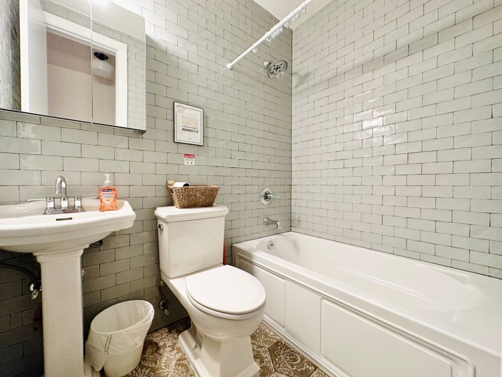 235-himrod-apt2L-bathroom
