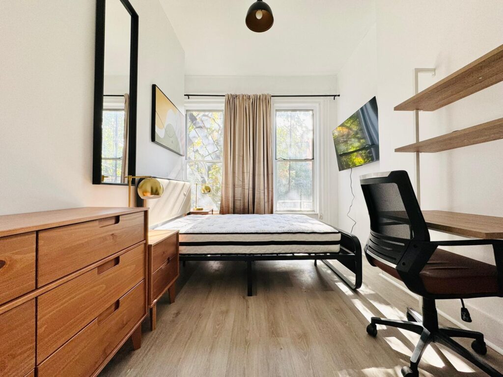 72 Van Buren#2-Room595-1
