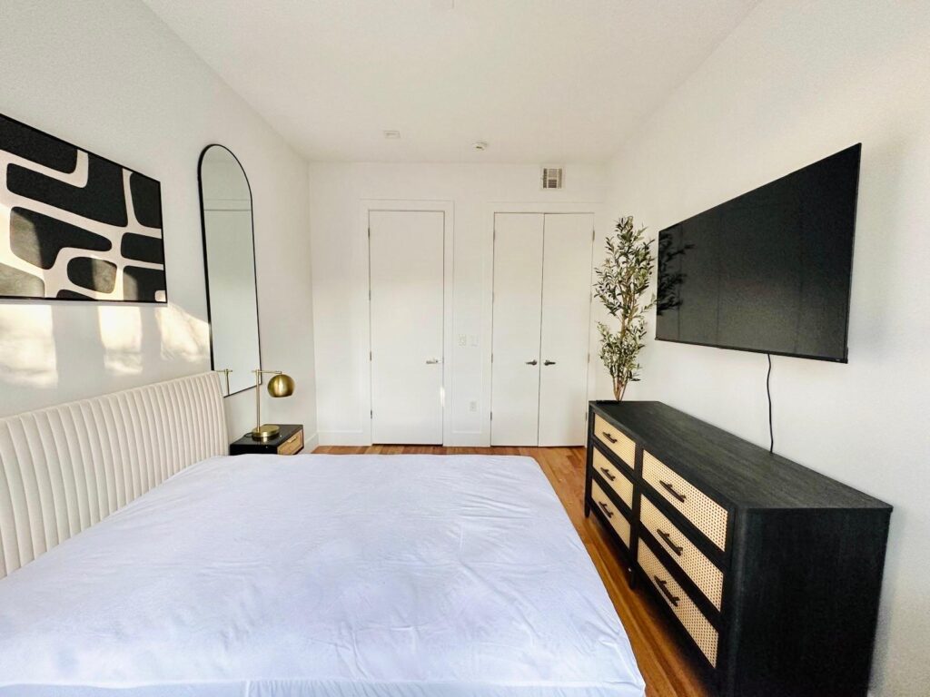 1091 Madison St-3-Room666-3