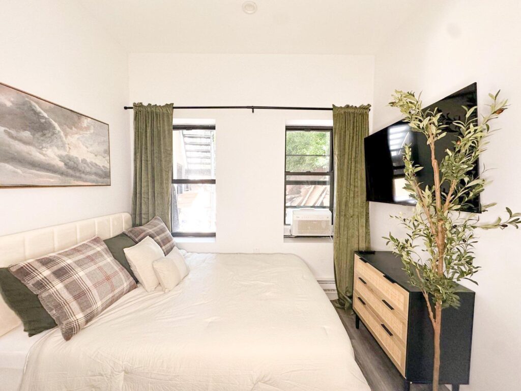 253 Dekalb 1Fl-Room695-2