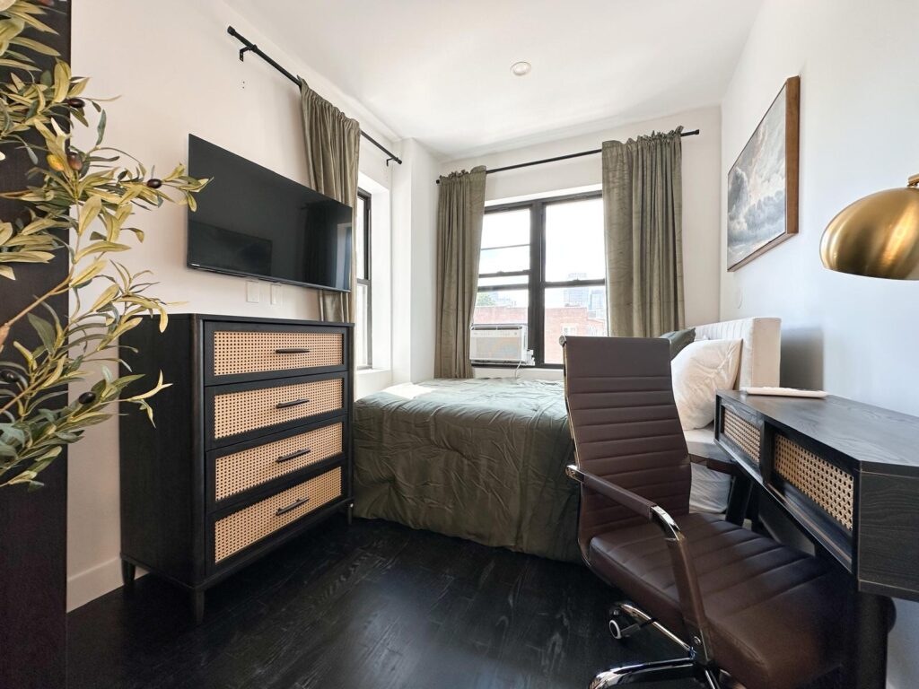 287 Vanderbilt Ave-3-Room708-1