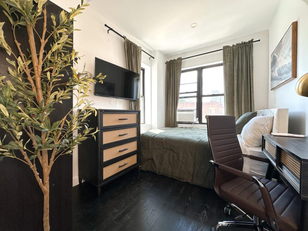 287 Vanderbilt Ave-3-Room708-2