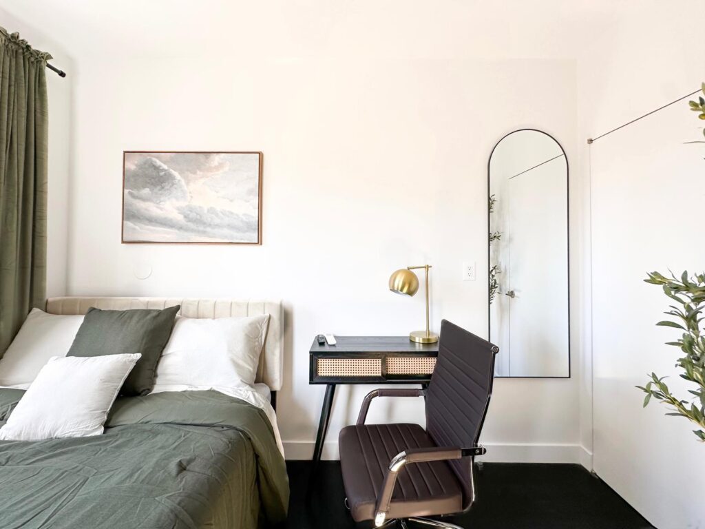 287 Vanderbilt Ave-3-Room708-3