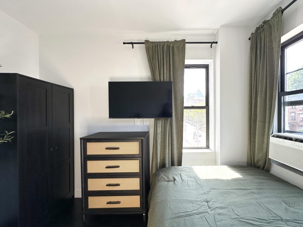 287 Vanderbilt Ave-3-Room708-4