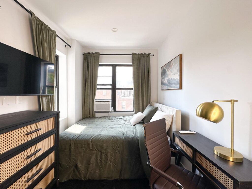 287 Vanderbilt Ave-3-Room708-6