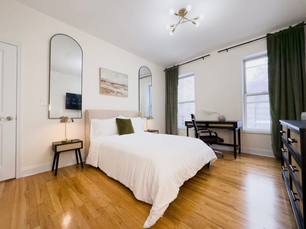 864 Nostrand Ave-Room749-3