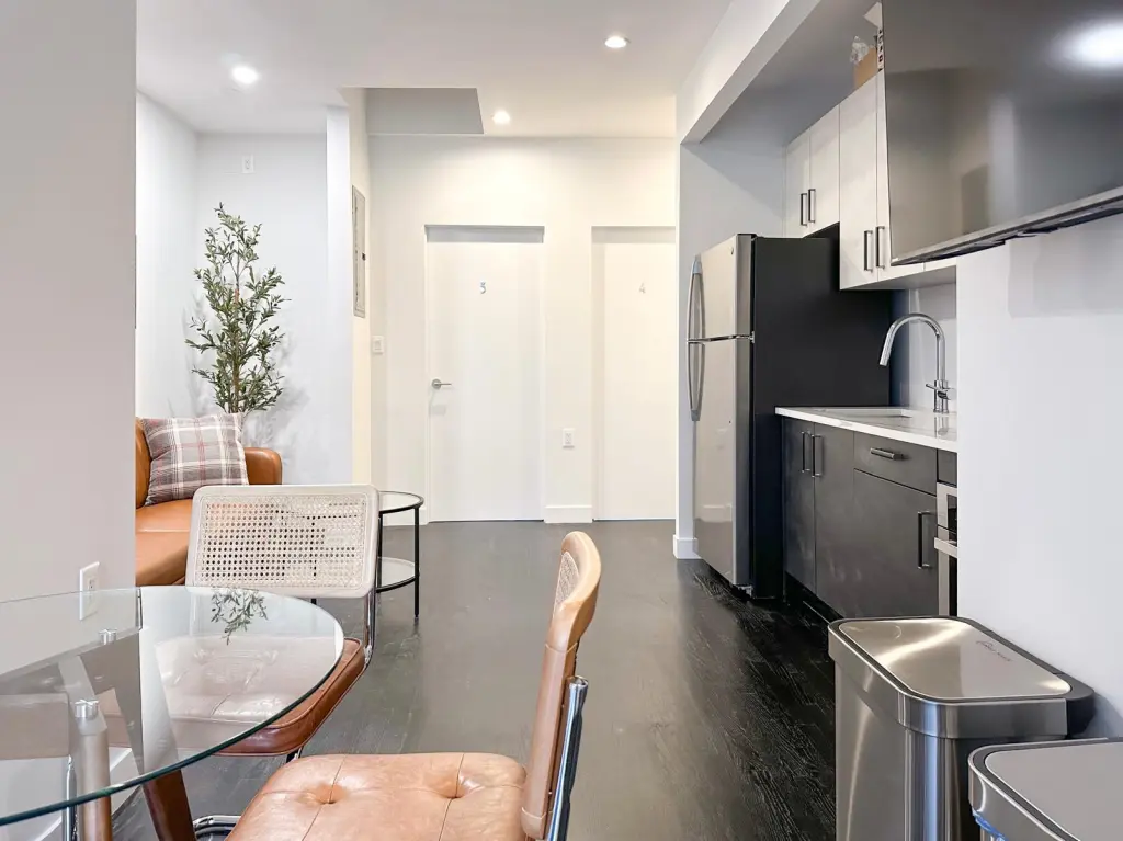 287-Vanderbilt-Ave-3-Livingroom2