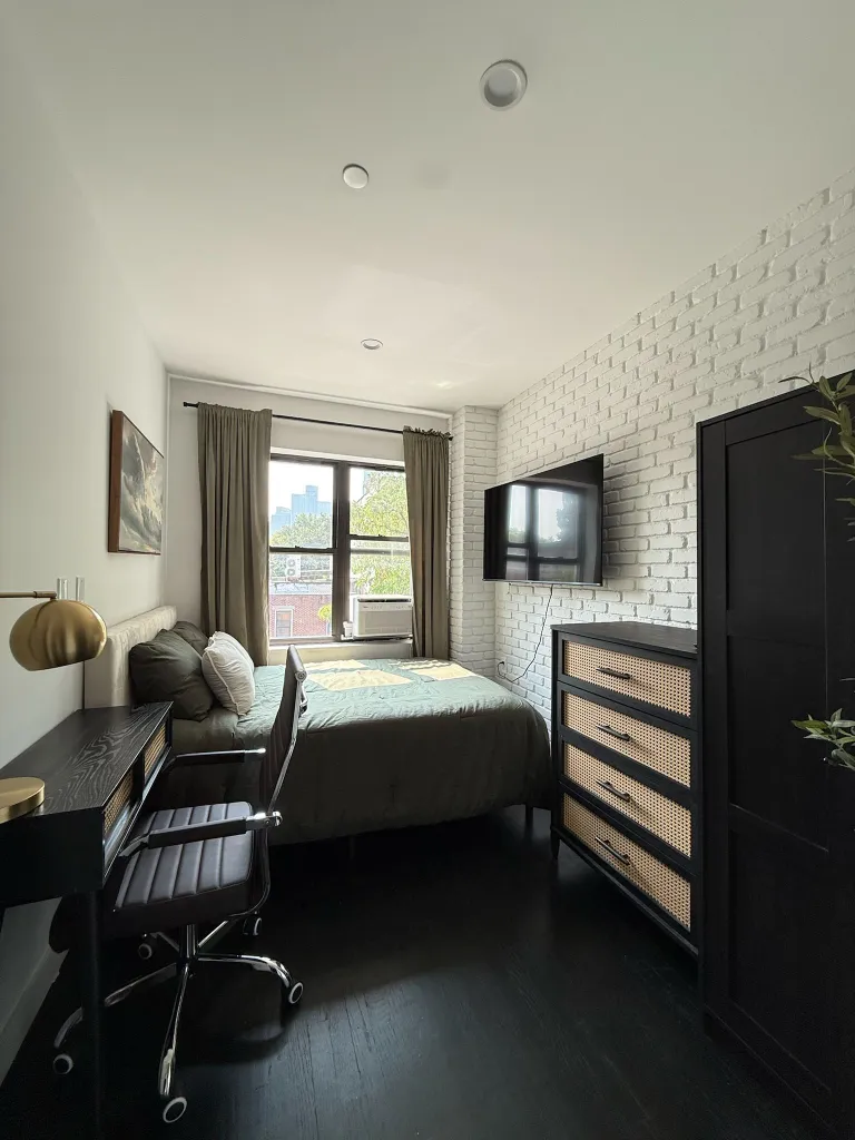 287-Vanderbilt-Ave-3-Room711-2